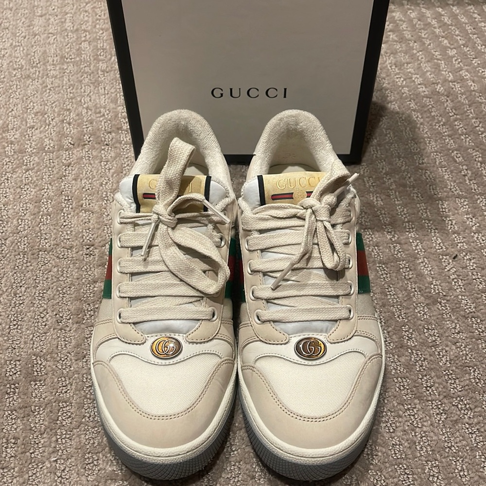 **SOLD**Gucci sneaks